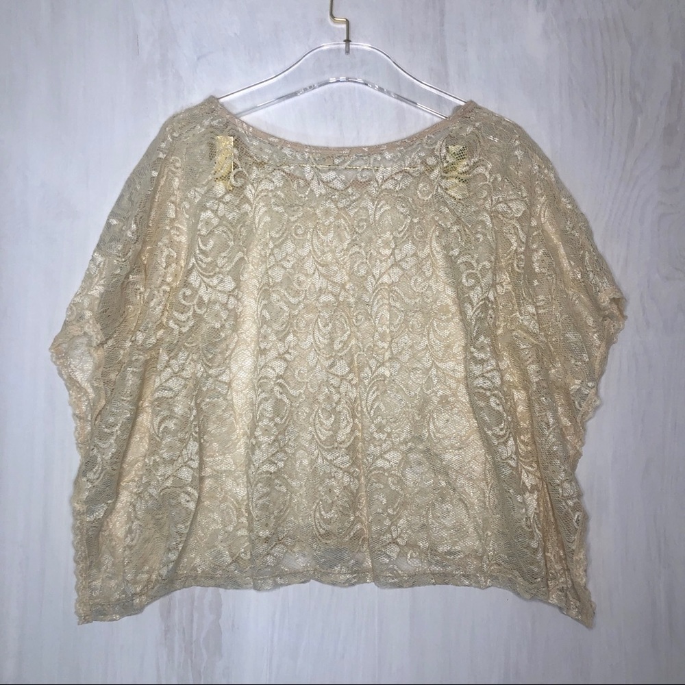 Ivory Lace Top. - Picture 5 of 8